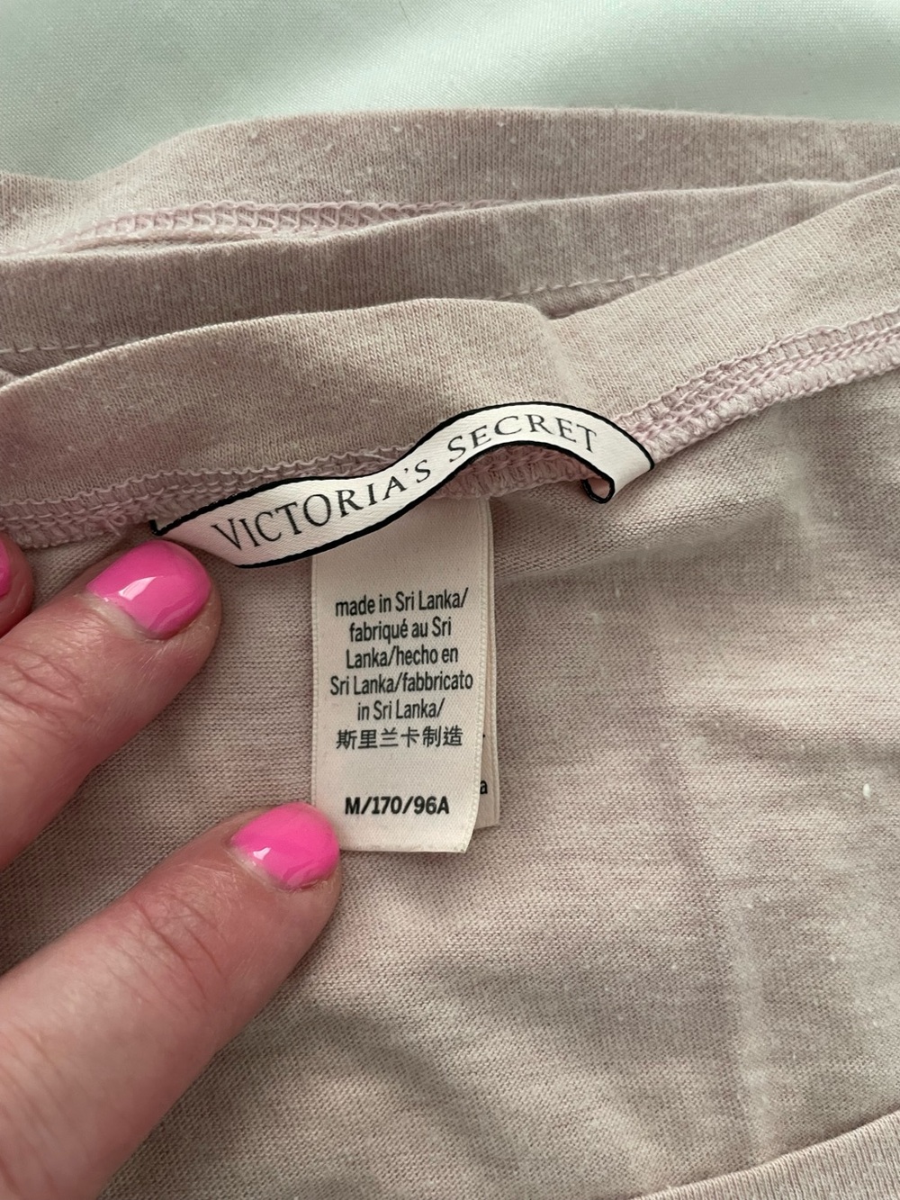 Victoria's Secret pink graphic t-shirt and grey ribbed leggings set size M - Picture 4 of 7